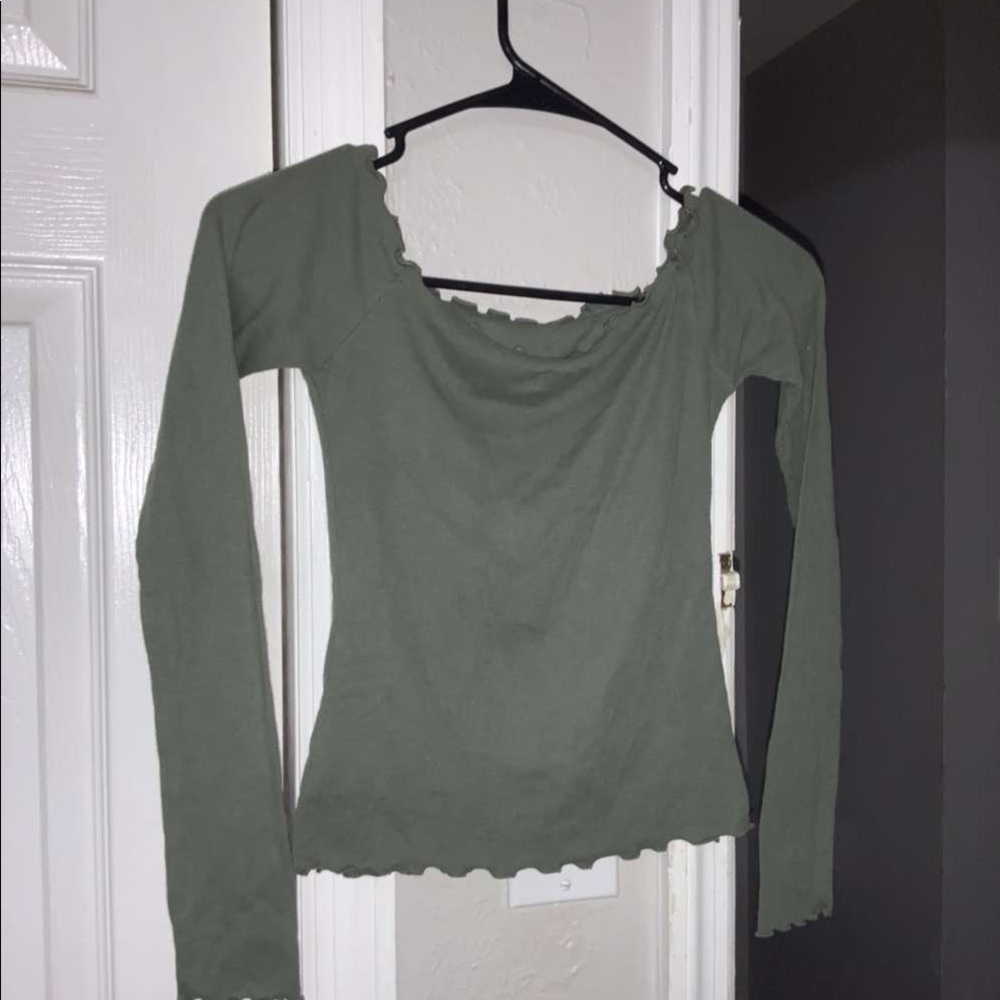 Off the shoulder long sleeve